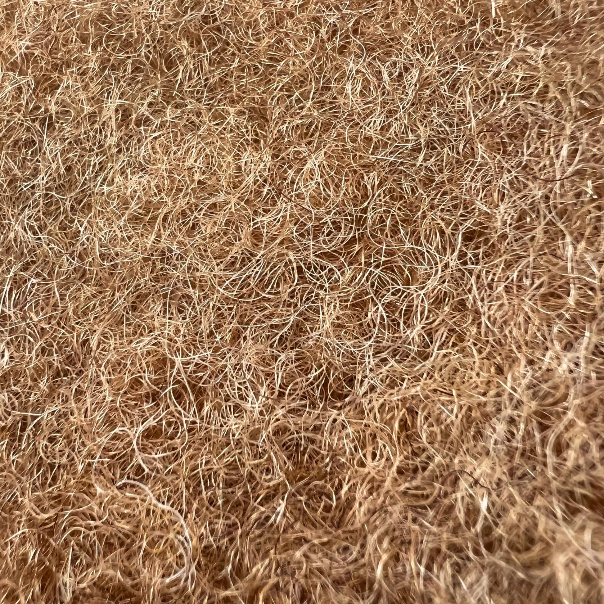 Close-up of Dreadradar Kinky Hair in Honey Blonde