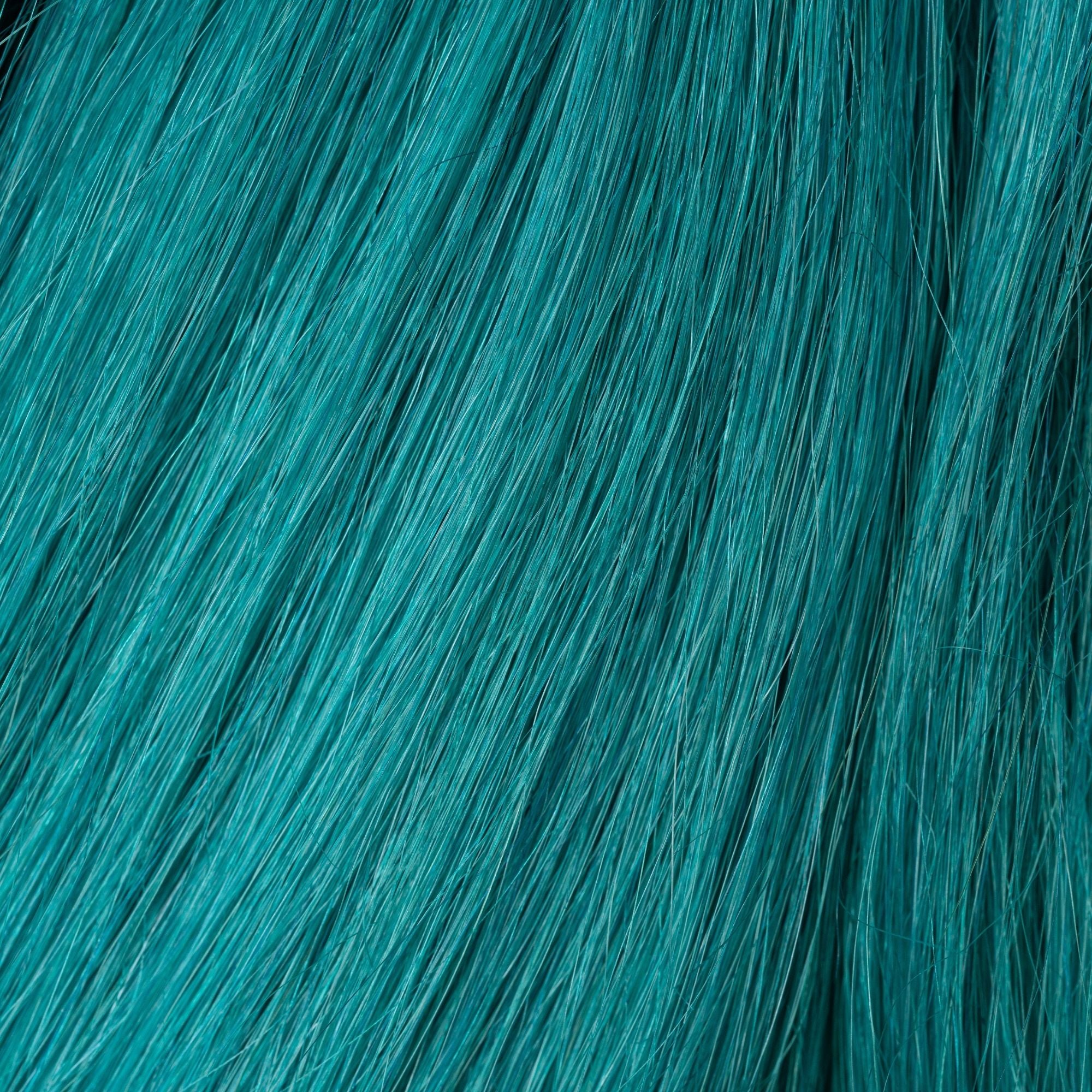 Close-up of Peppermint Frost loose human hair texture for Straight Loc Extensions