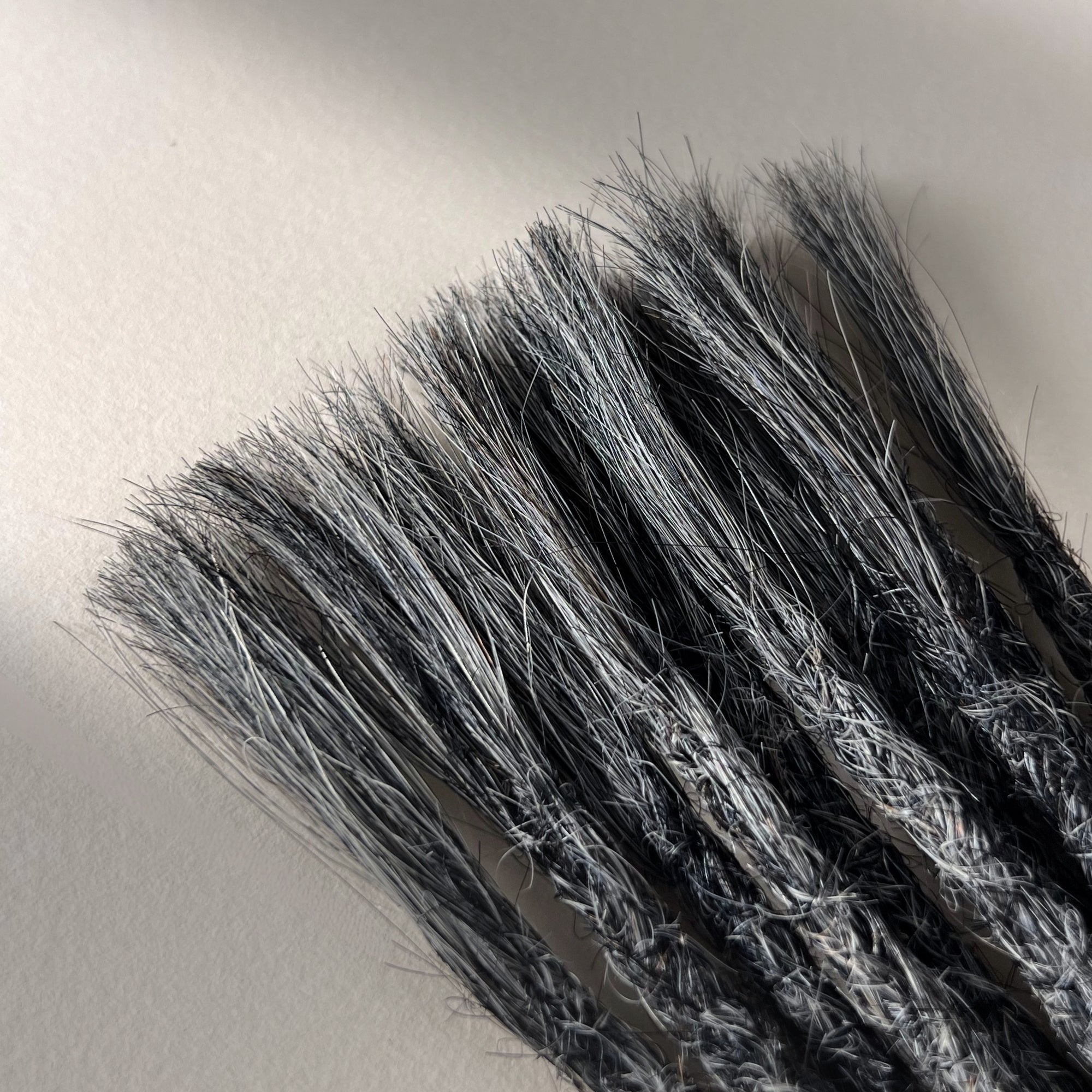 Connection point of permanent straight loc extensions in Steel Silver.